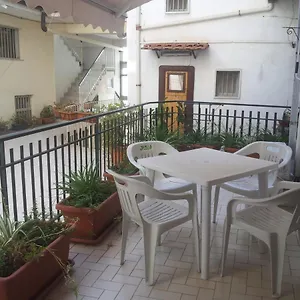 al-narciso-house-by-franco-lia-catania.catania-hotels.net/
